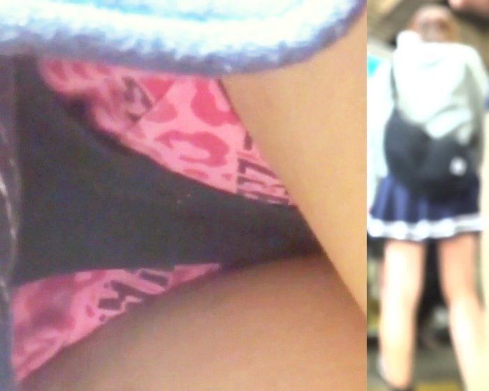 パンチラ盗撮 女子大生 ピンクのヒョウ柄パンツをコスプレ系超ミニスカの中で激写 パンチラ盗撮 女子大生 ピンクのヒョウ柄パンツをコスプレ系超ミニスカの中で激写