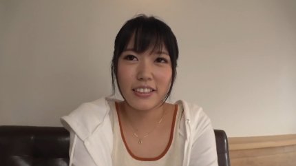 美巨乳の20歳女子大生が羞恥心を煽られて敏感な体を弄ばれ快感に喘ぎまくる