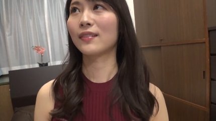 美人の24歳美容室受付が初ハメ撮りでスレンダー美巨乳を揺らしてイキまくり